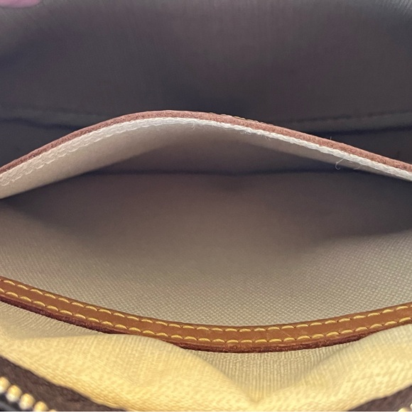 Louis Vuitton Black and Brown Monogram Messenger Bag - Picture 6 of 9